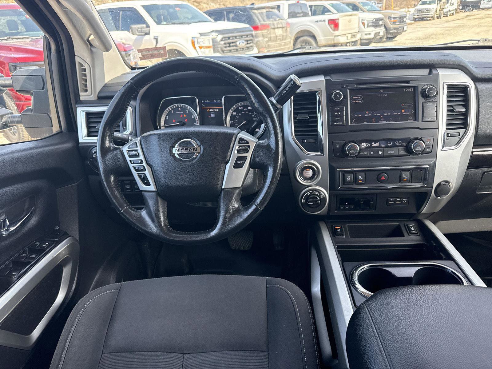 Used 2019 Nissan Titan SV w/ SV Convenience Package image 14