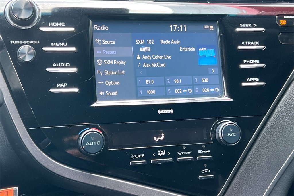 Used 2020 Toyota Camry SE image 21