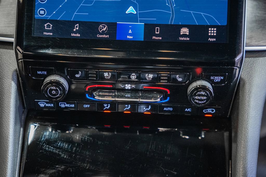 Certified 2024 Jeep Grand Cherokee L Limited w/ Luxury Tech Group II image 29