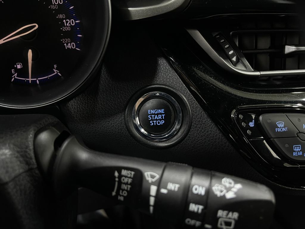 Used 2018 Toyota C-HR XLE image 19