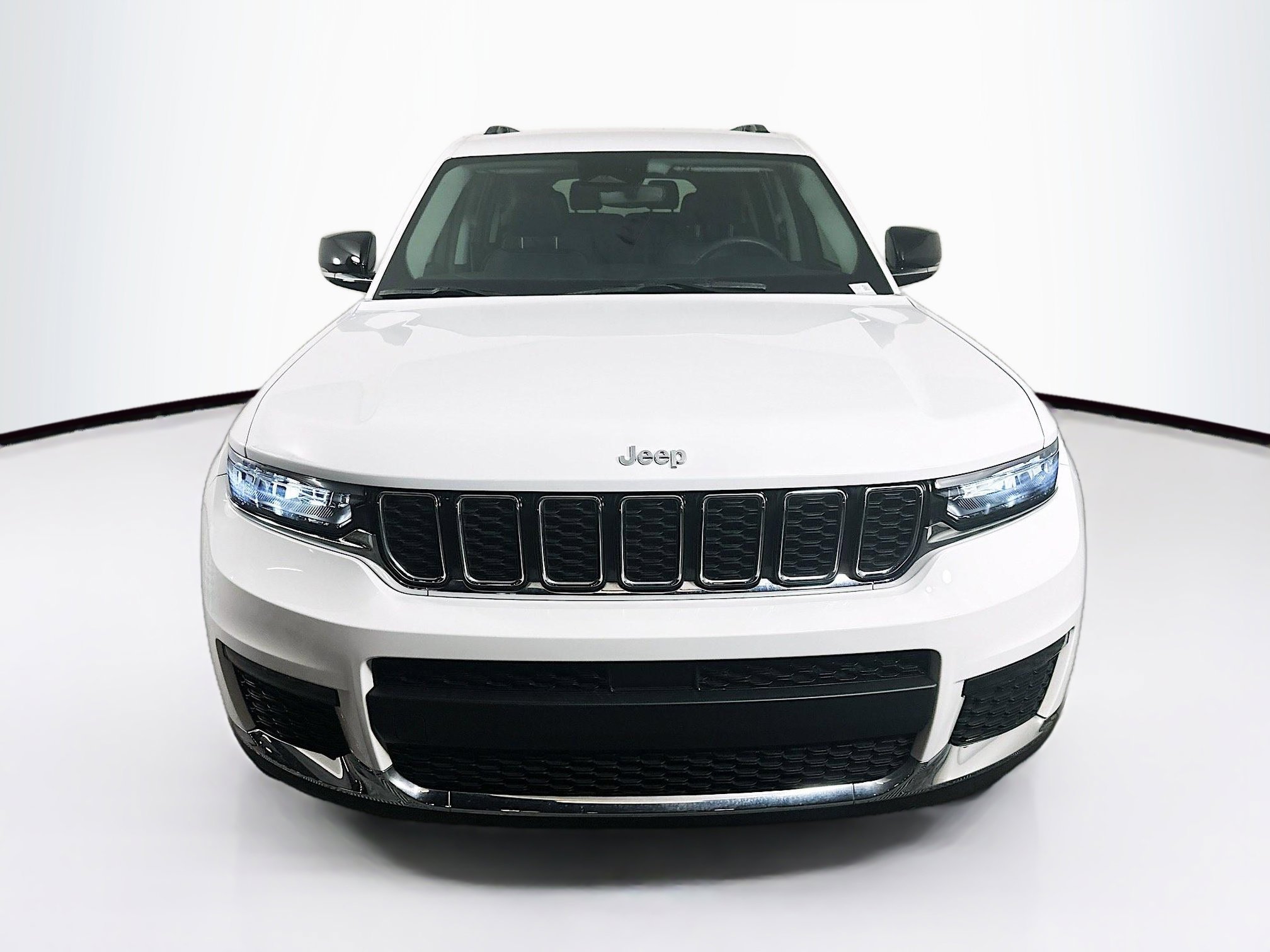 Used 2023 Jeep Grand Cherokee L Limited image 2