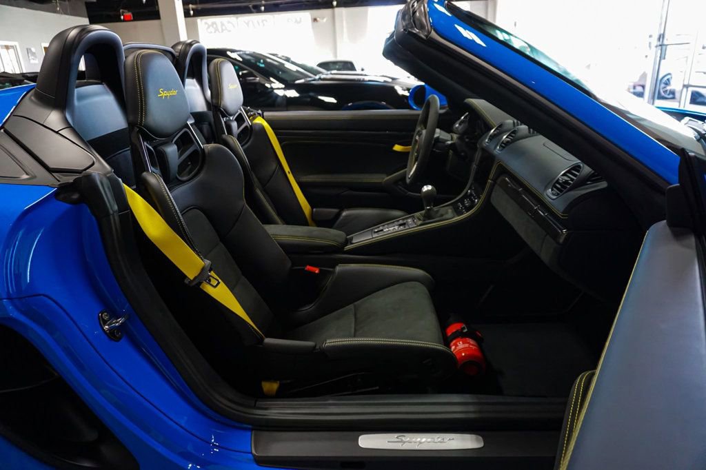 Used 2022 Porsche 718 Boxster Spyder image 34
