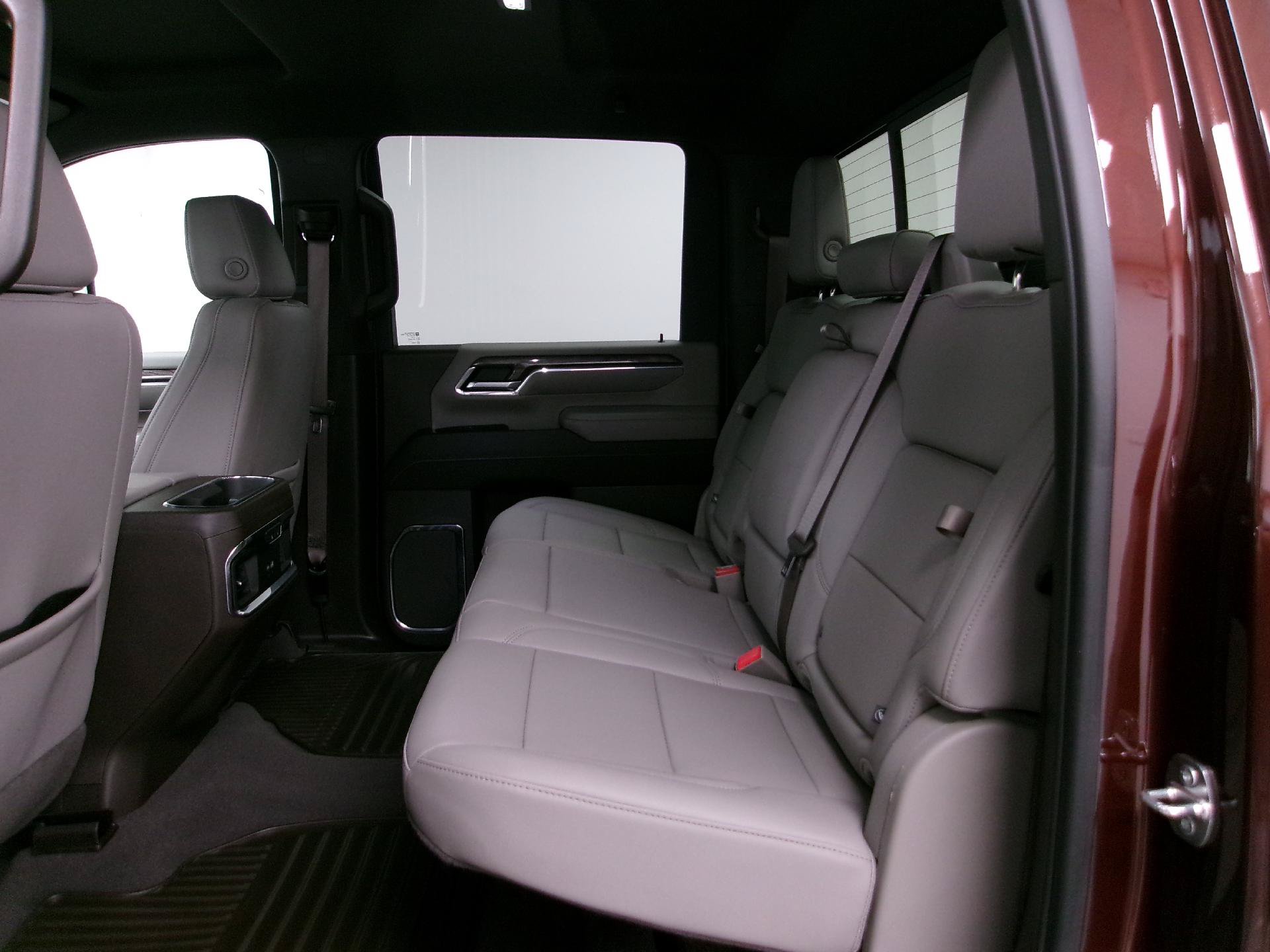 Used 2024 Chevrolet Silverado 2500 LTZ w/ LTZ Convenience Package AWD/4WD image 9