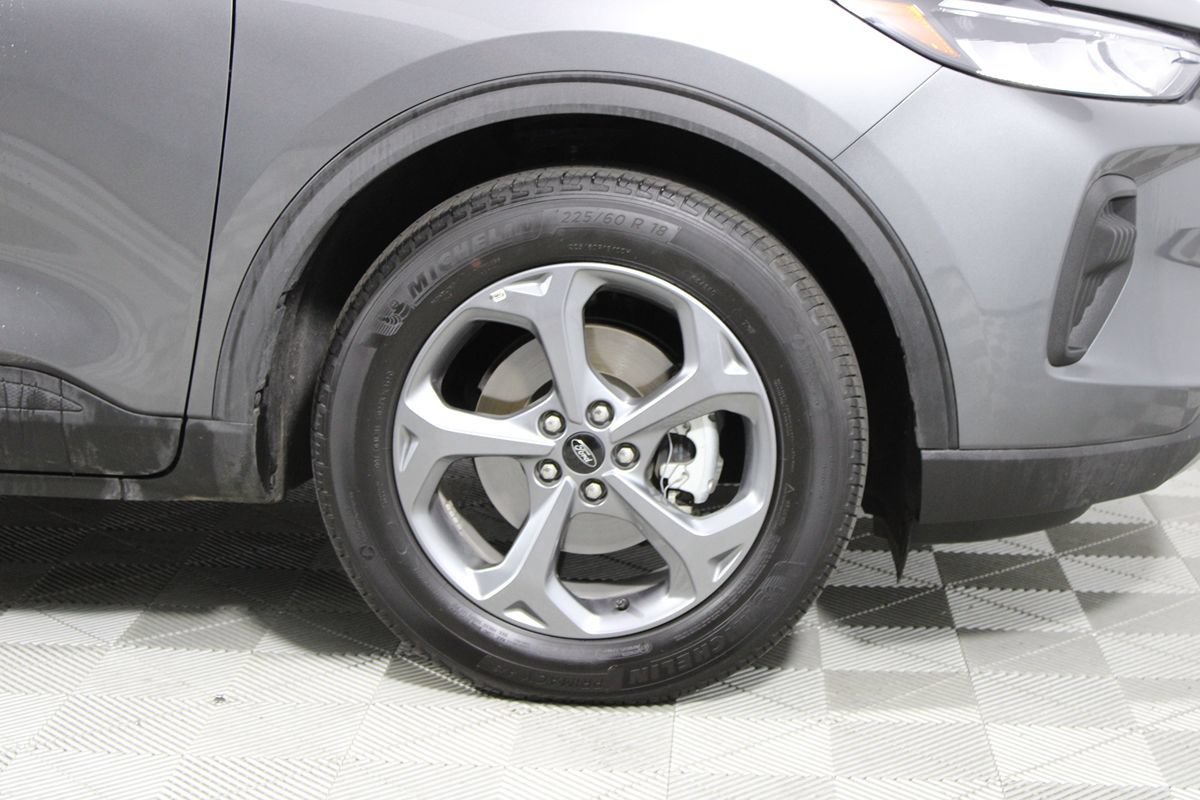 Used 2025 Ford Escape ST-Line FWD image 22