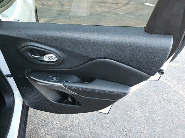 Used 2022 Jeep Cherokee Limited image 17