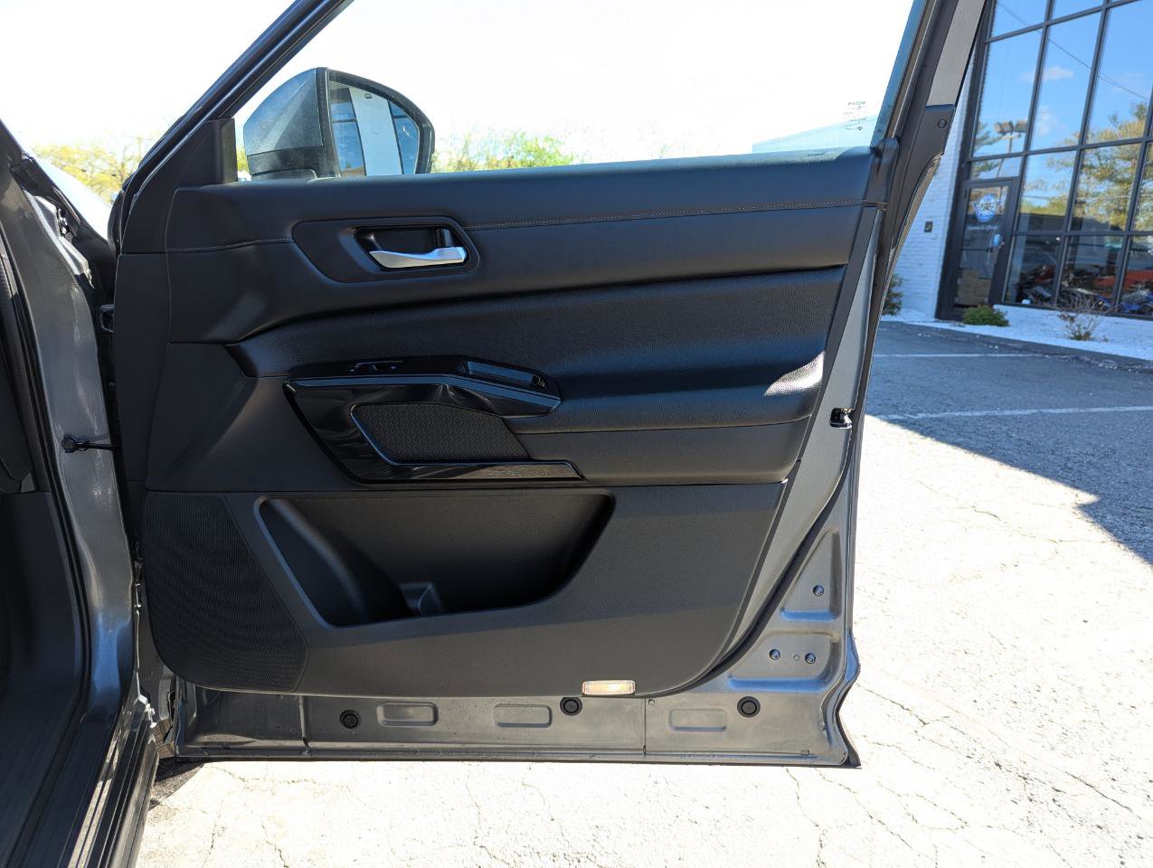 Used 2022 Nissan Pathfinder S AWD/4WD image 28