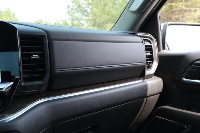 Used 2025 Chevrolet Silverado 1500 LT image 26