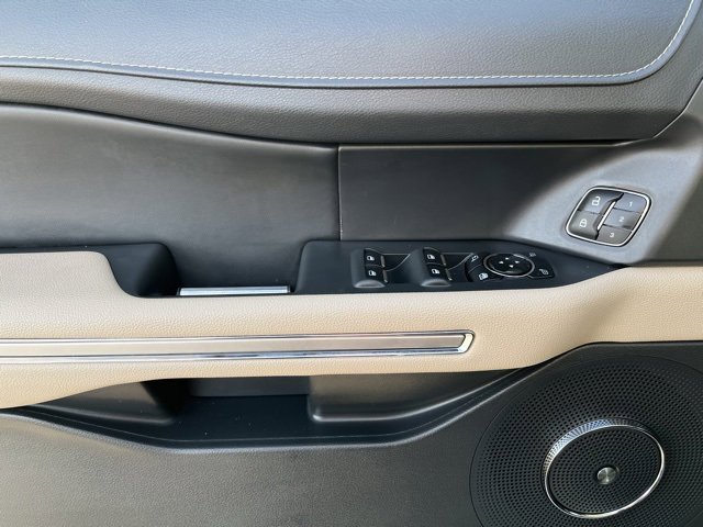 Used 2024 Ford Expedition Limited image 10