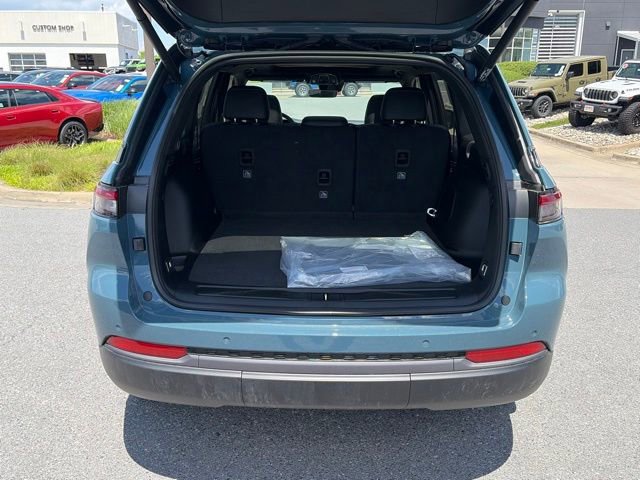 New 2026 Jeep Grand Cherokee Limited AWD/4WD image 6