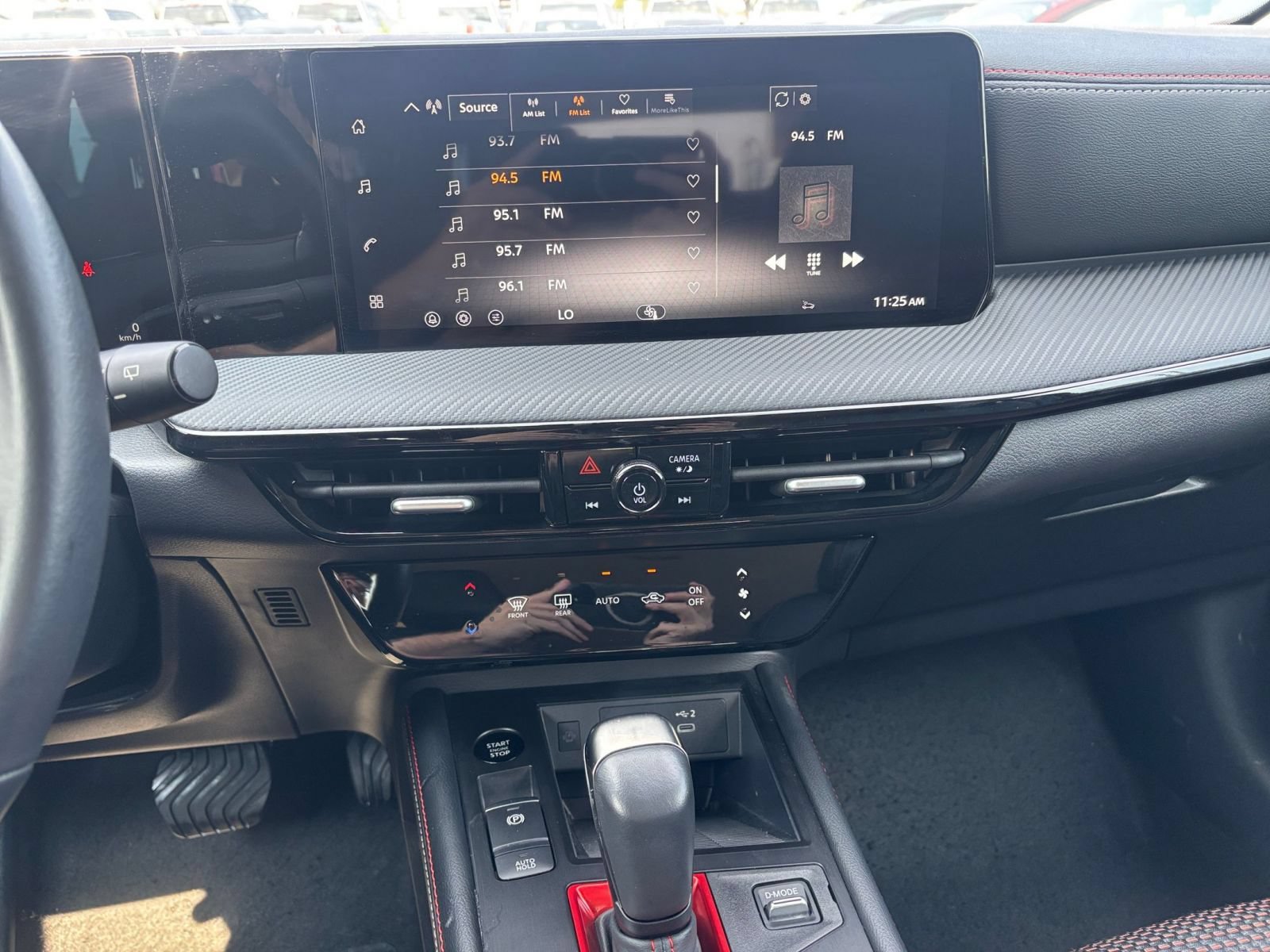 Used 2026 Nissan Kicks SR AWD/4WD image 16