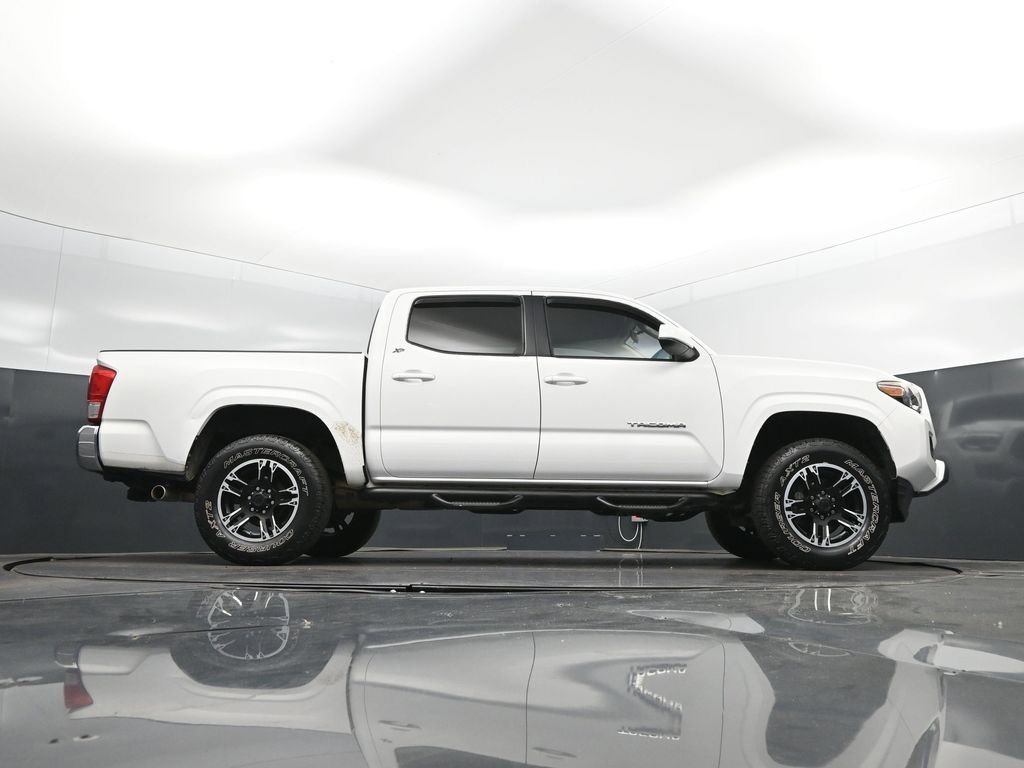 Used 2016 Toyota Tacoma SR5 w/ Towing Package RWD image 44