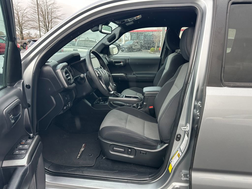 Used 2023 Toyota Tacoma TRD Off-Road w/ Technology Package image 13