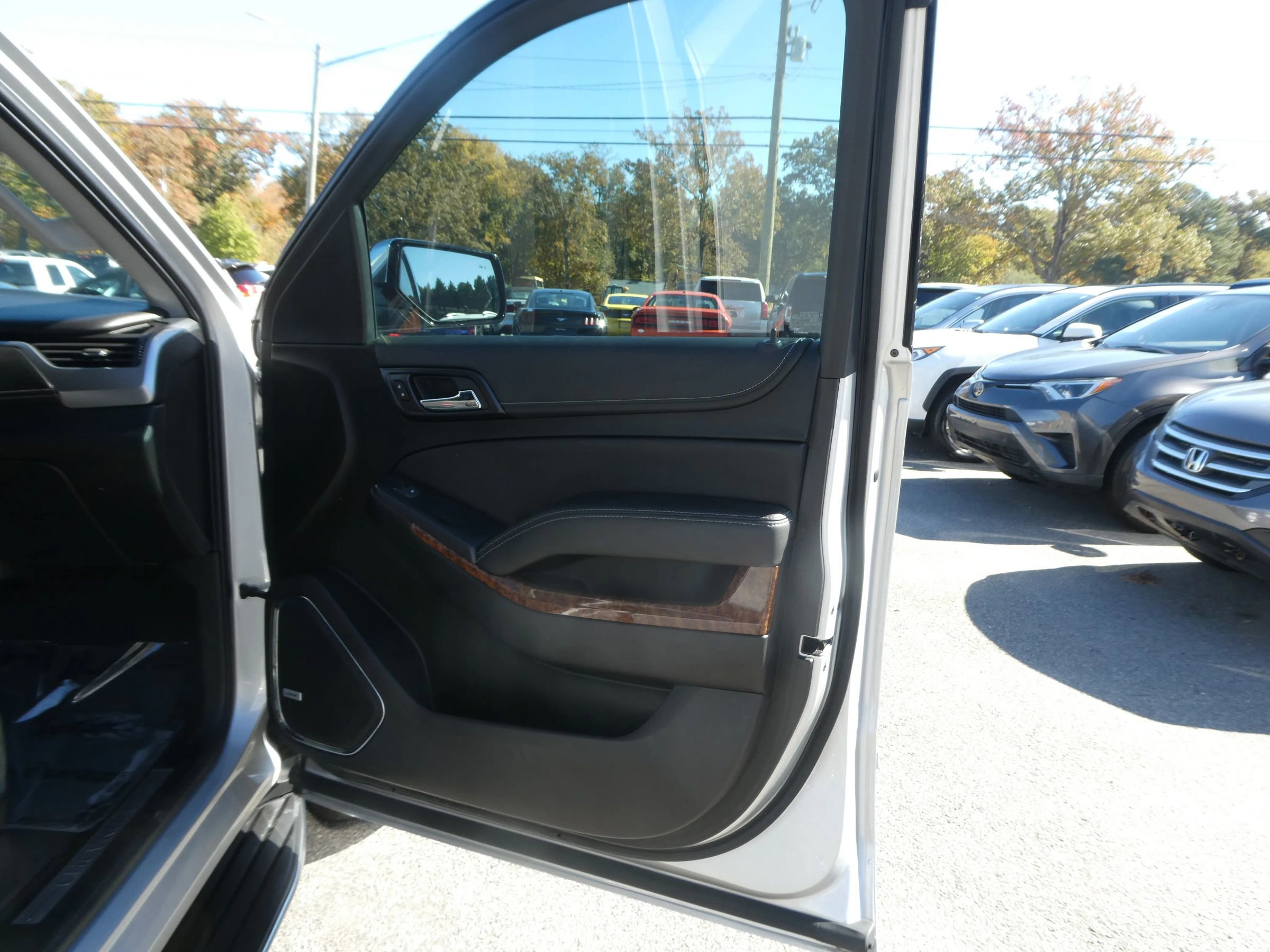 Used 2019 Chevrolet Tahoe Premier image 24