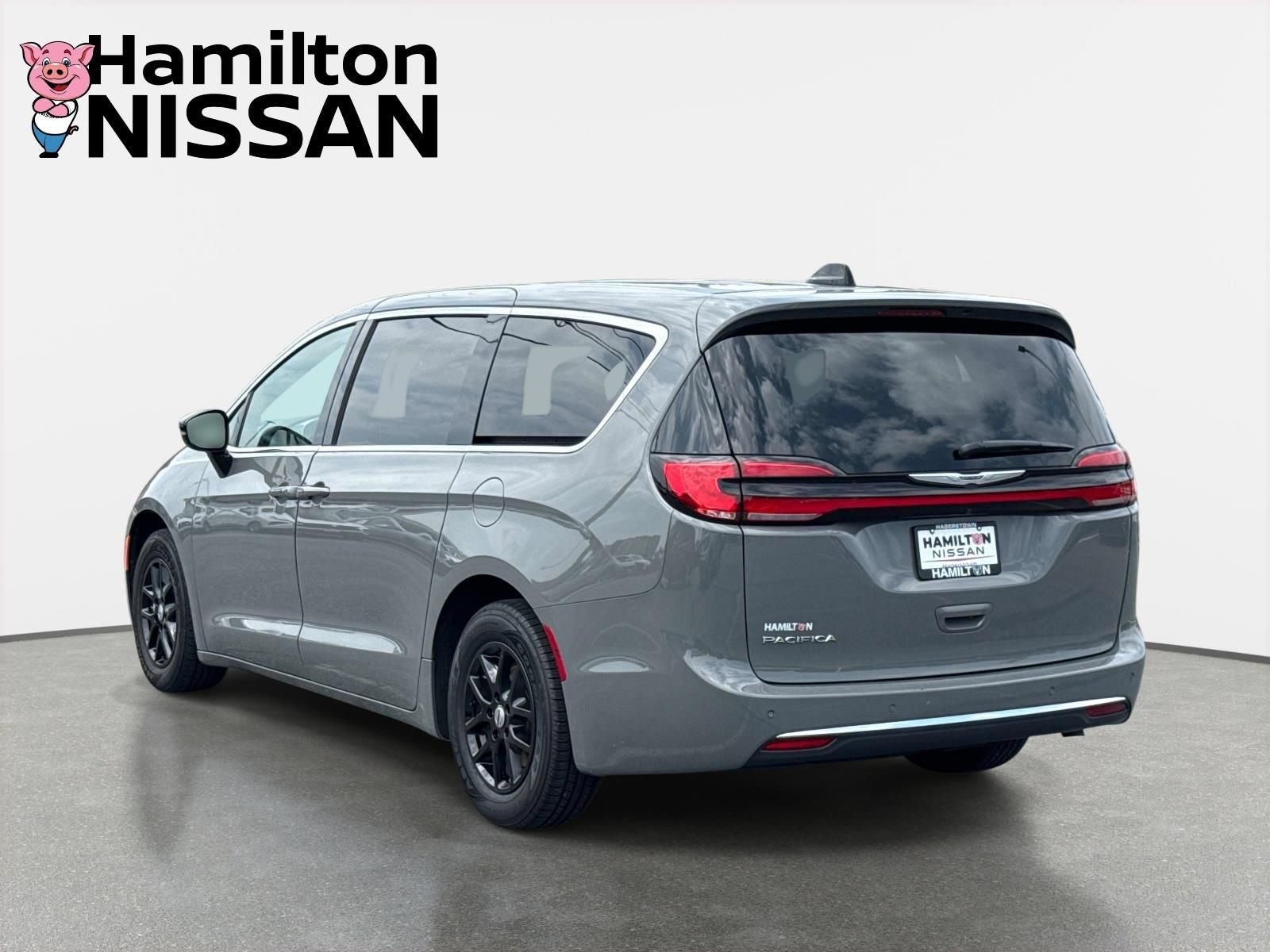 Used 2025 Chrysler Pacifica Select FWD image 4
