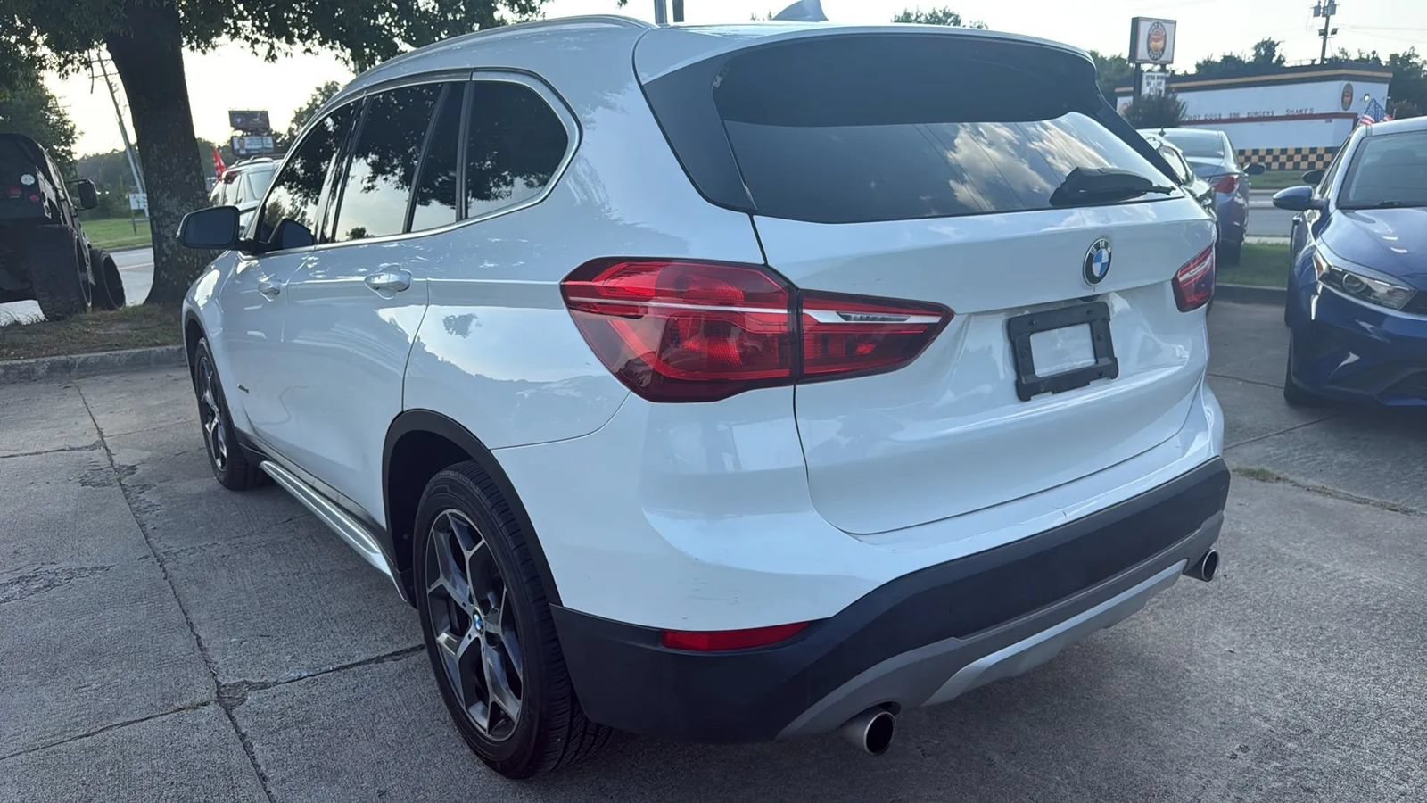 Used 2018 BMW X1 xDrive28i AWD/4WD image 3
