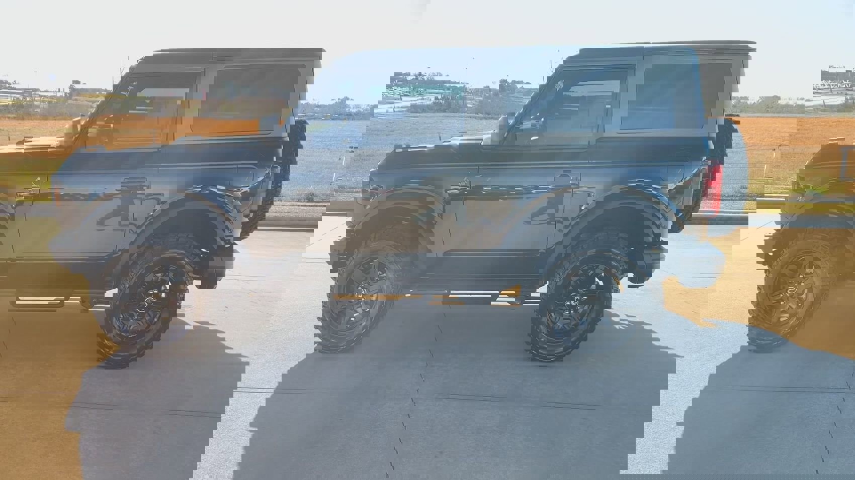 Used 2024 Ford Bronco Black Diamond image 6