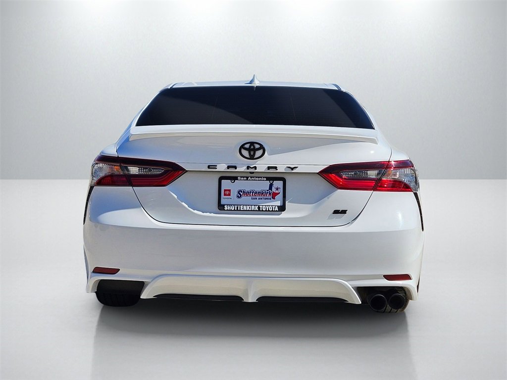 Used 2024 Toyota Camry SE image 6