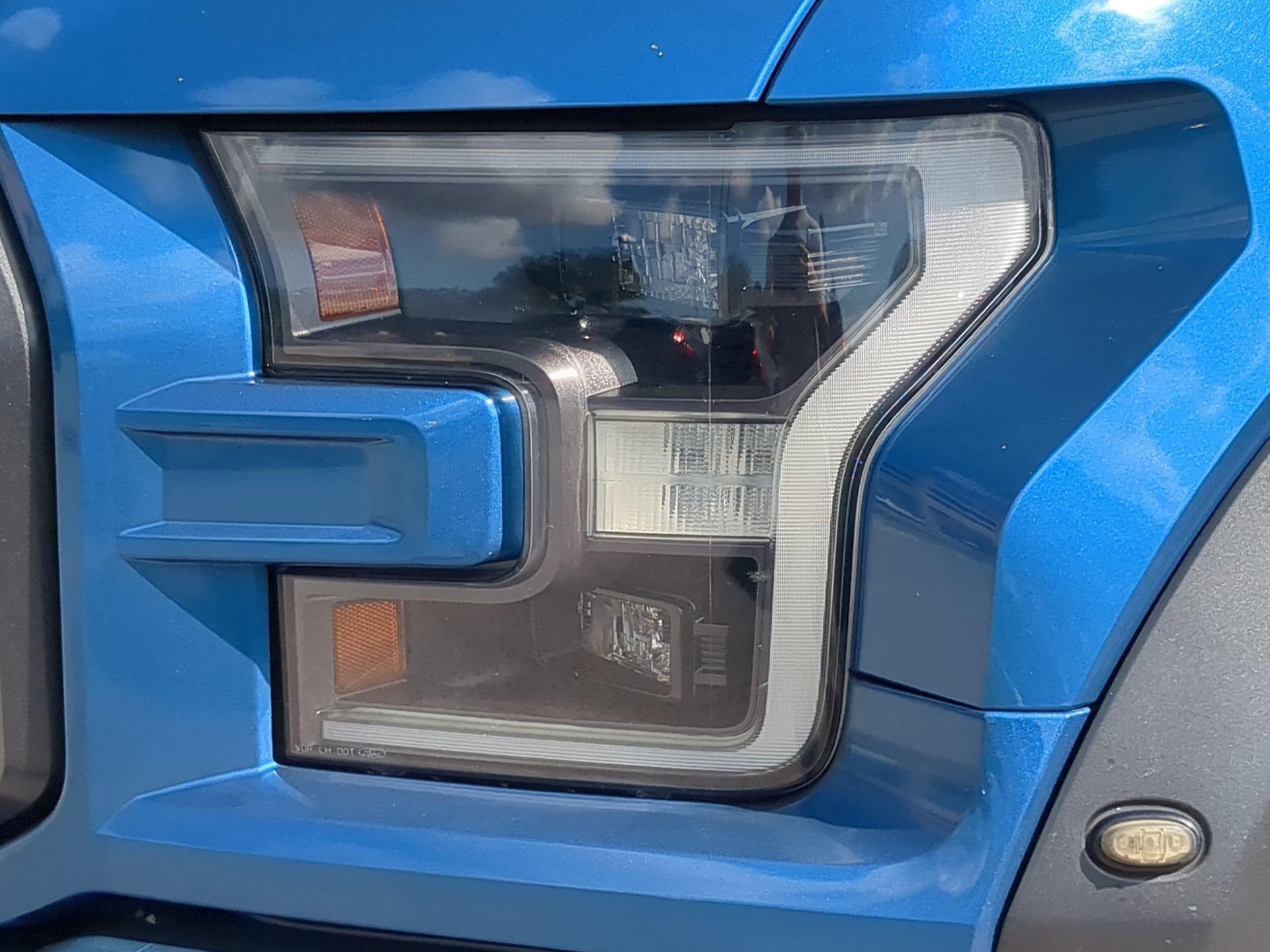 Certified 2020 Ford F150 Raptor w/ Equipment Group 802A Luxury image 36