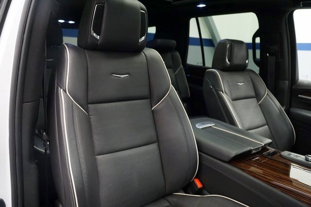 Certified 2023 Cadillac Escalade Premium Luxury image 16