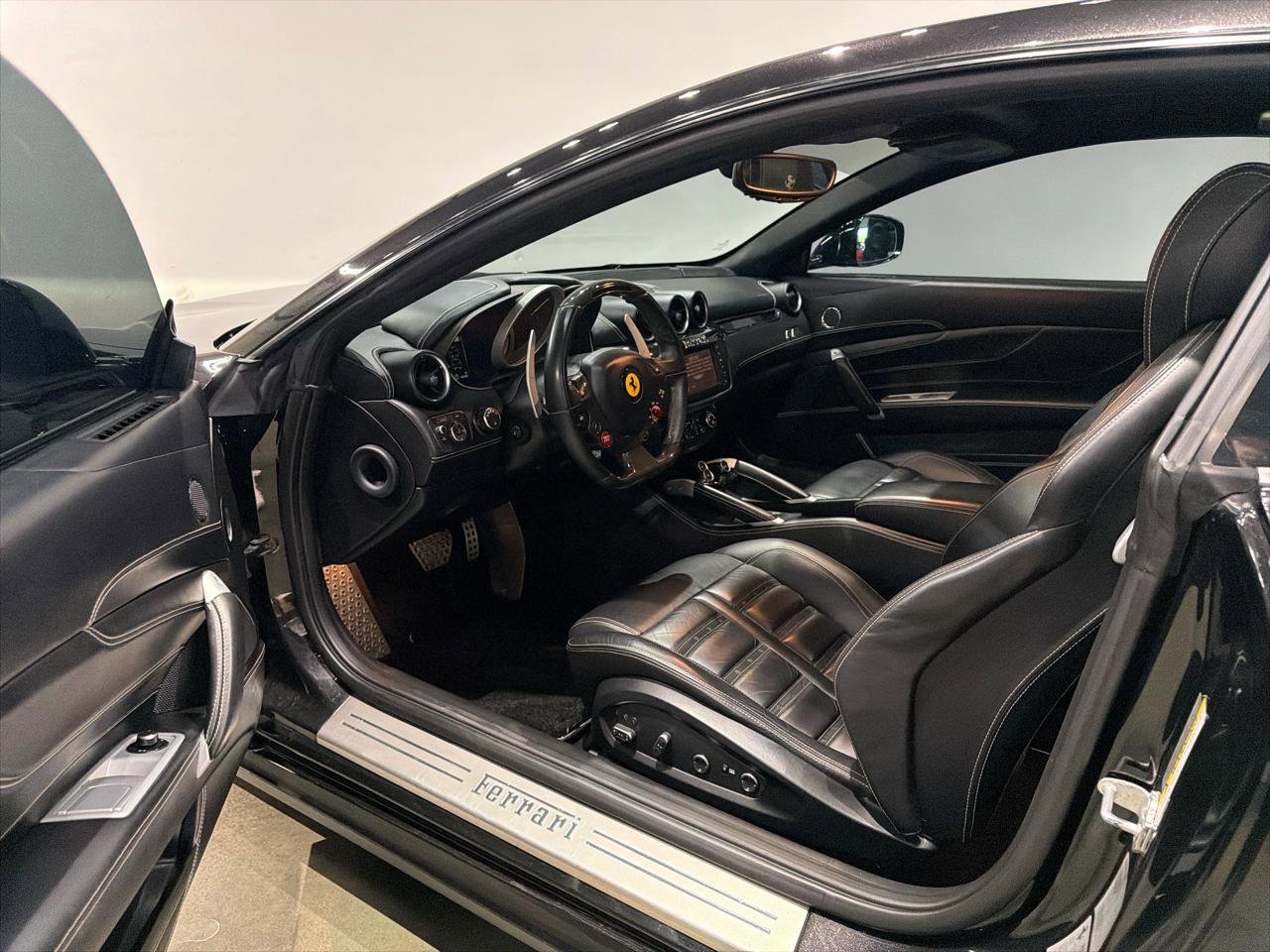 Used 2014 Ferrari FF image 14