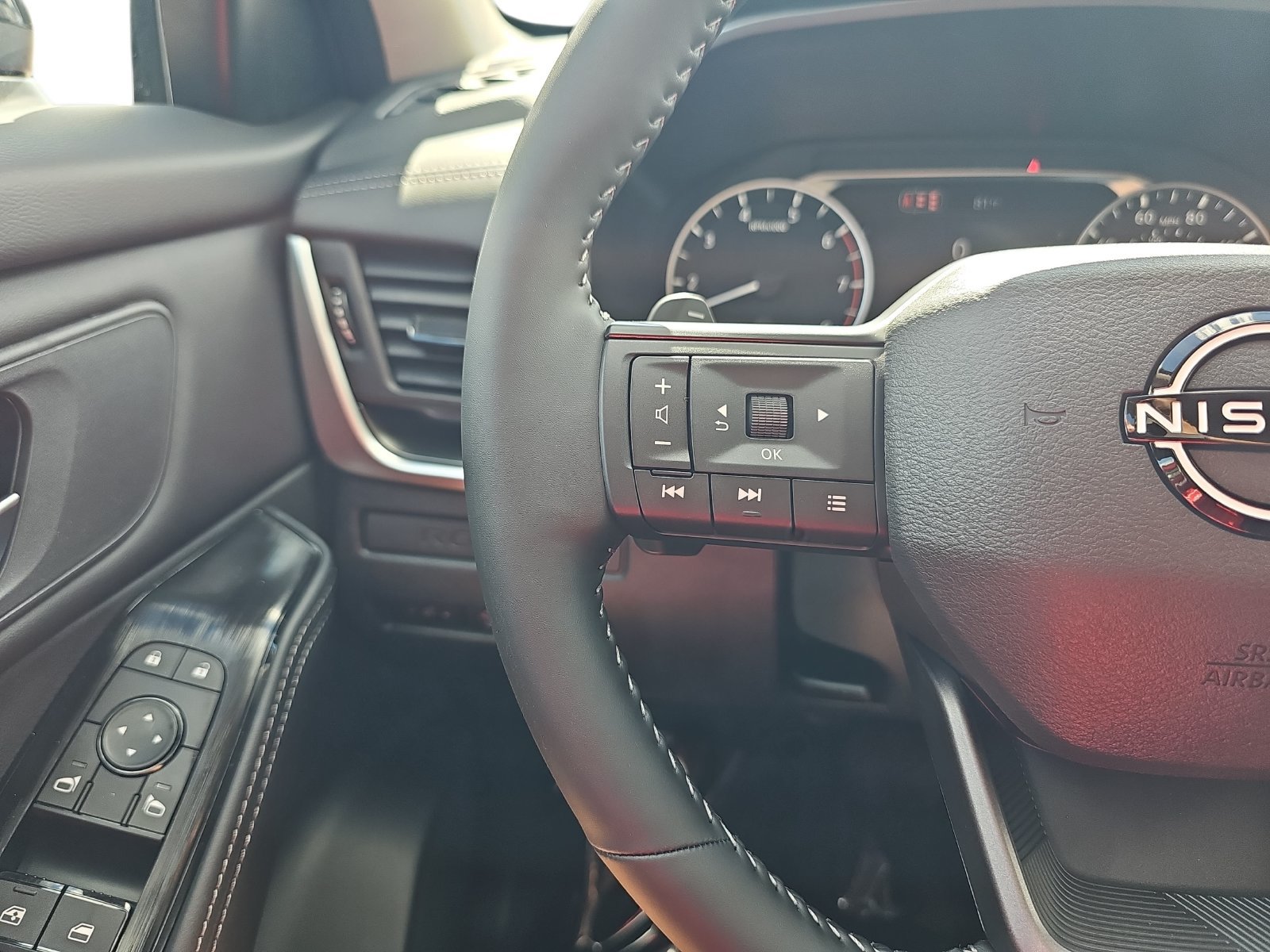 New 2027 Nissan Rogue Dark Armor FWD image 17