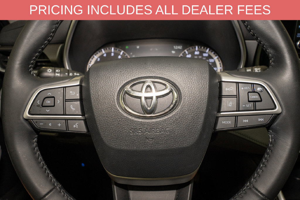 Used 2022 Toyota Highlander XLE AWD/4WD image 21