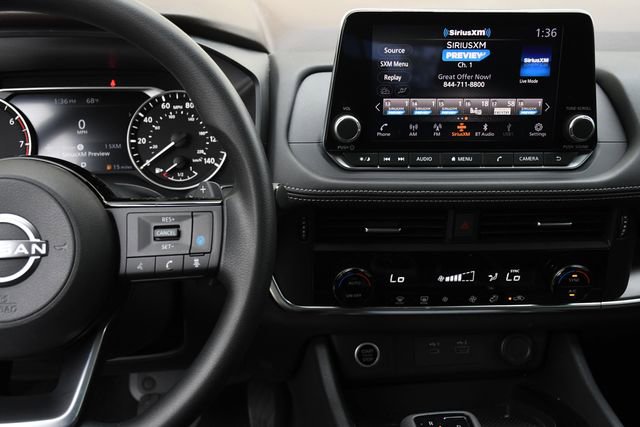 Used 2023 Nissan Rogue SV image 11