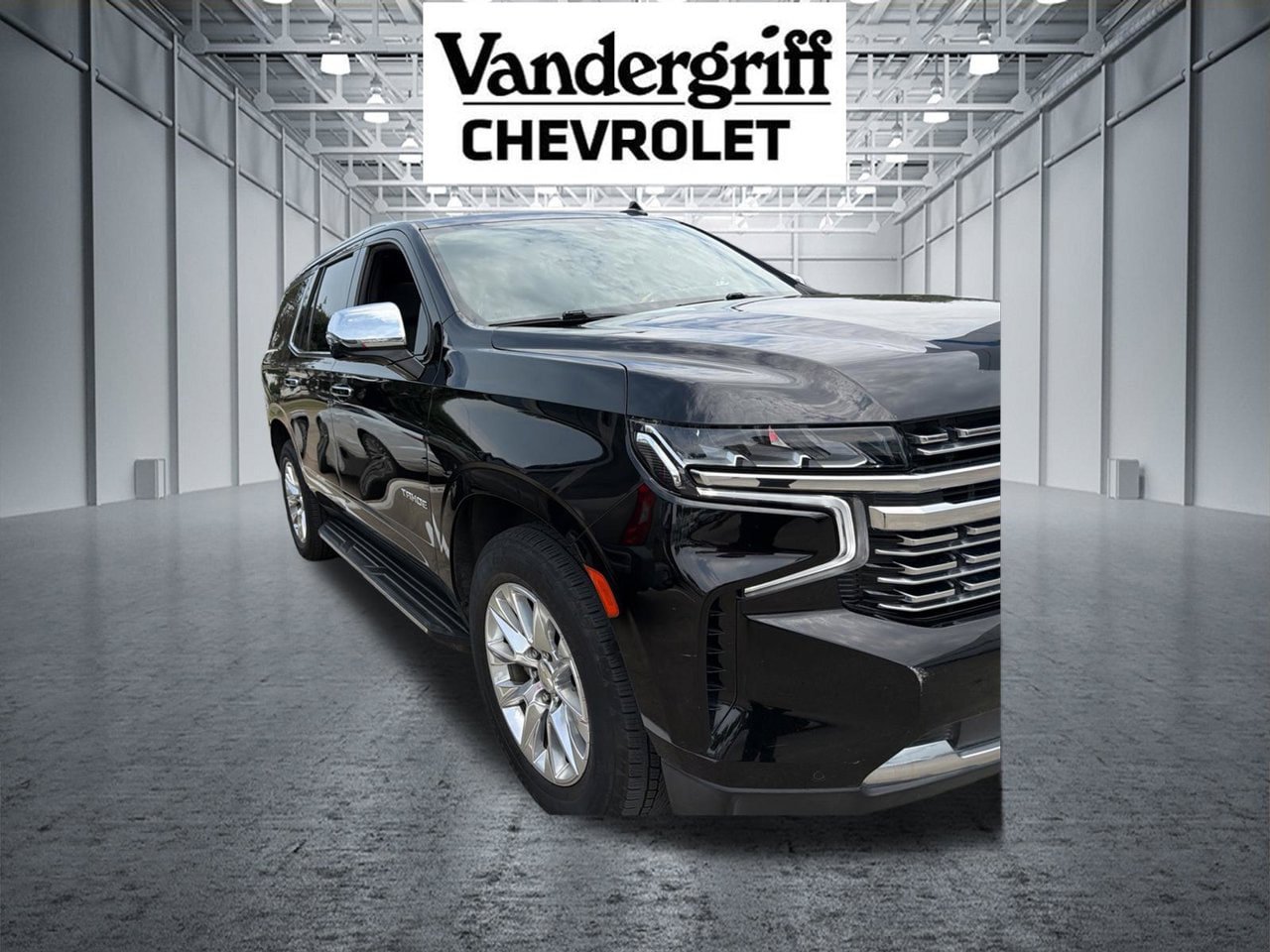 Used 2021 Chevrolet Tahoe Premier w/ Premium Package RWD image 4
