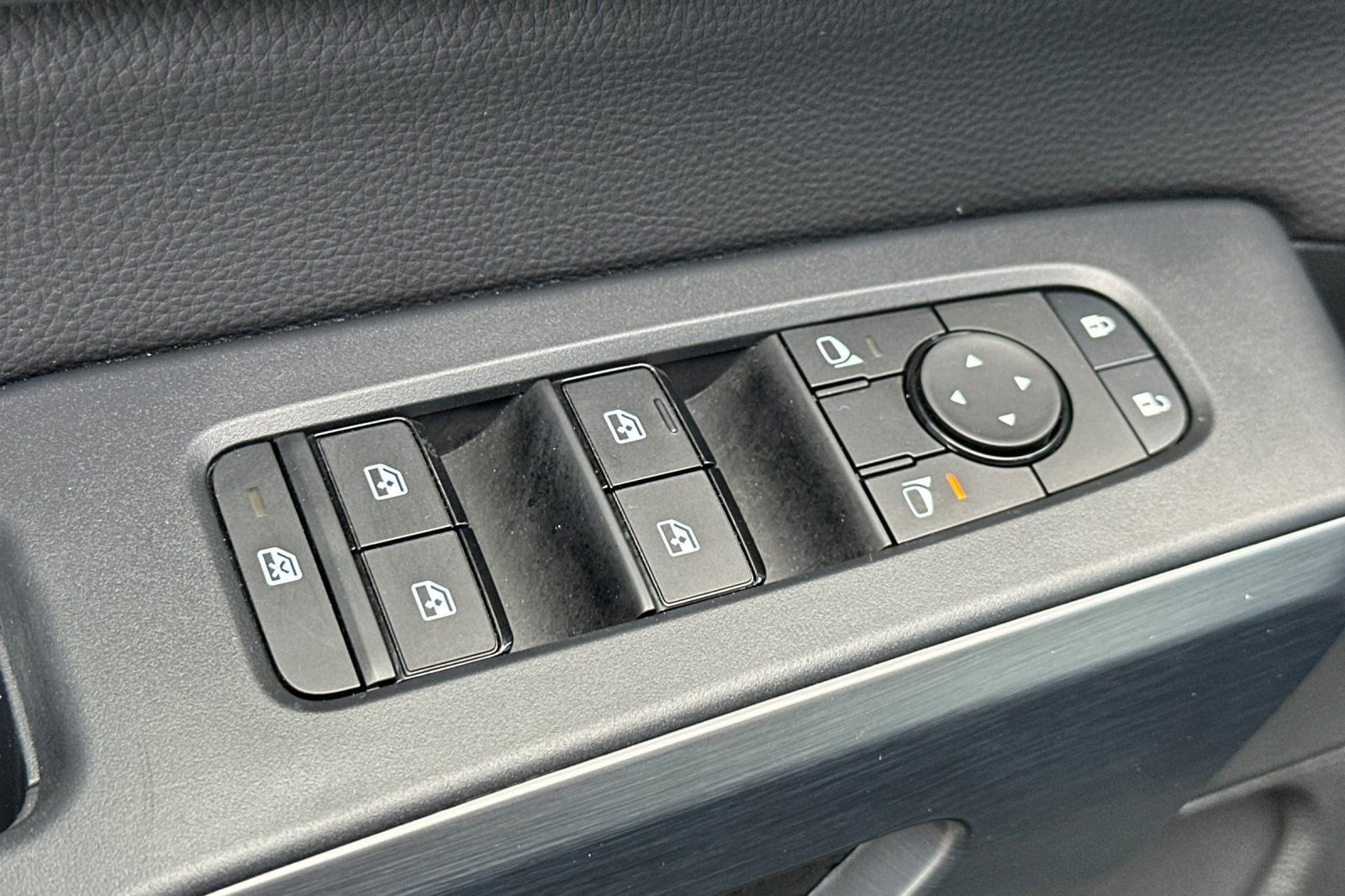 Certified 2025 Nissan Pathfinder Rock Creek image 13
