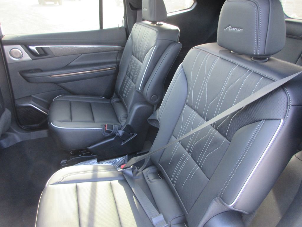 New 2026 Buick Enclave Avenir image 13