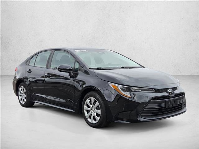 Used 2023 Toyota Corolla LE image 3