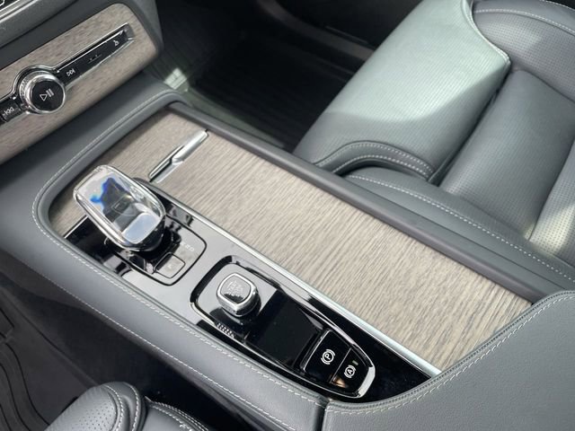 Used 2023 Volvo XC90 B6 Ultimate w/ Protection Package Premier image 24