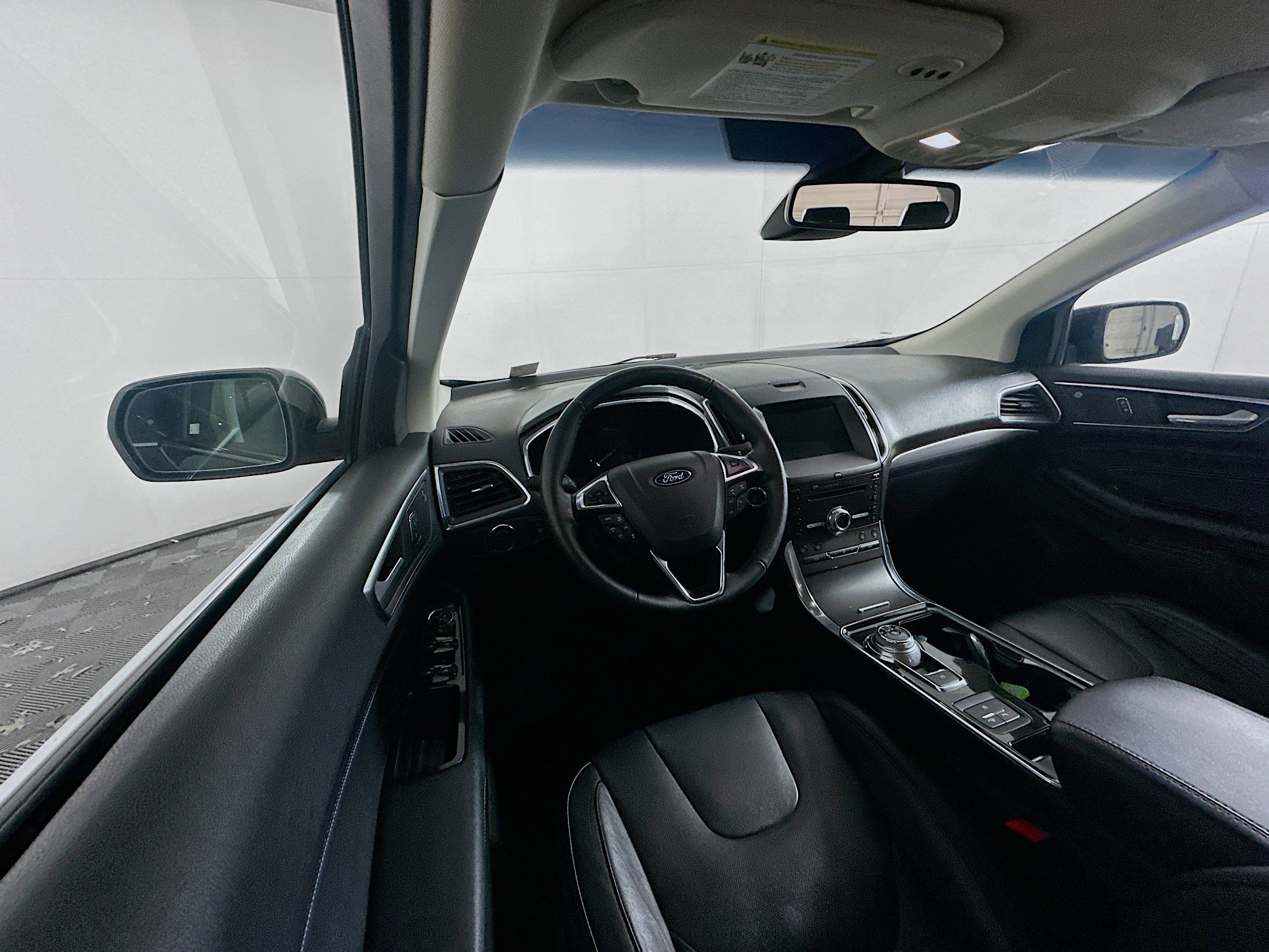 Used 2019 Ford Edge Titanium w/ Equipment Group 301A FWD image 18