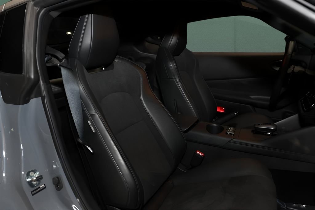 Used 2024 Nissan Z Performance w/ Floor Mat Package image 15