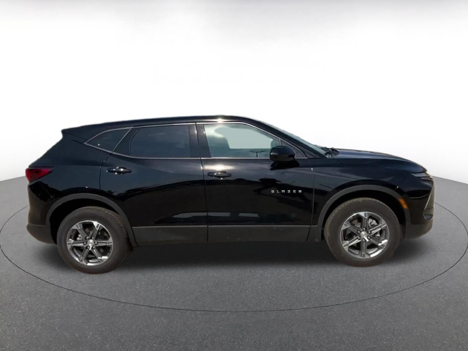 Used 2026 Chevrolet Blazer LT FWD image 15