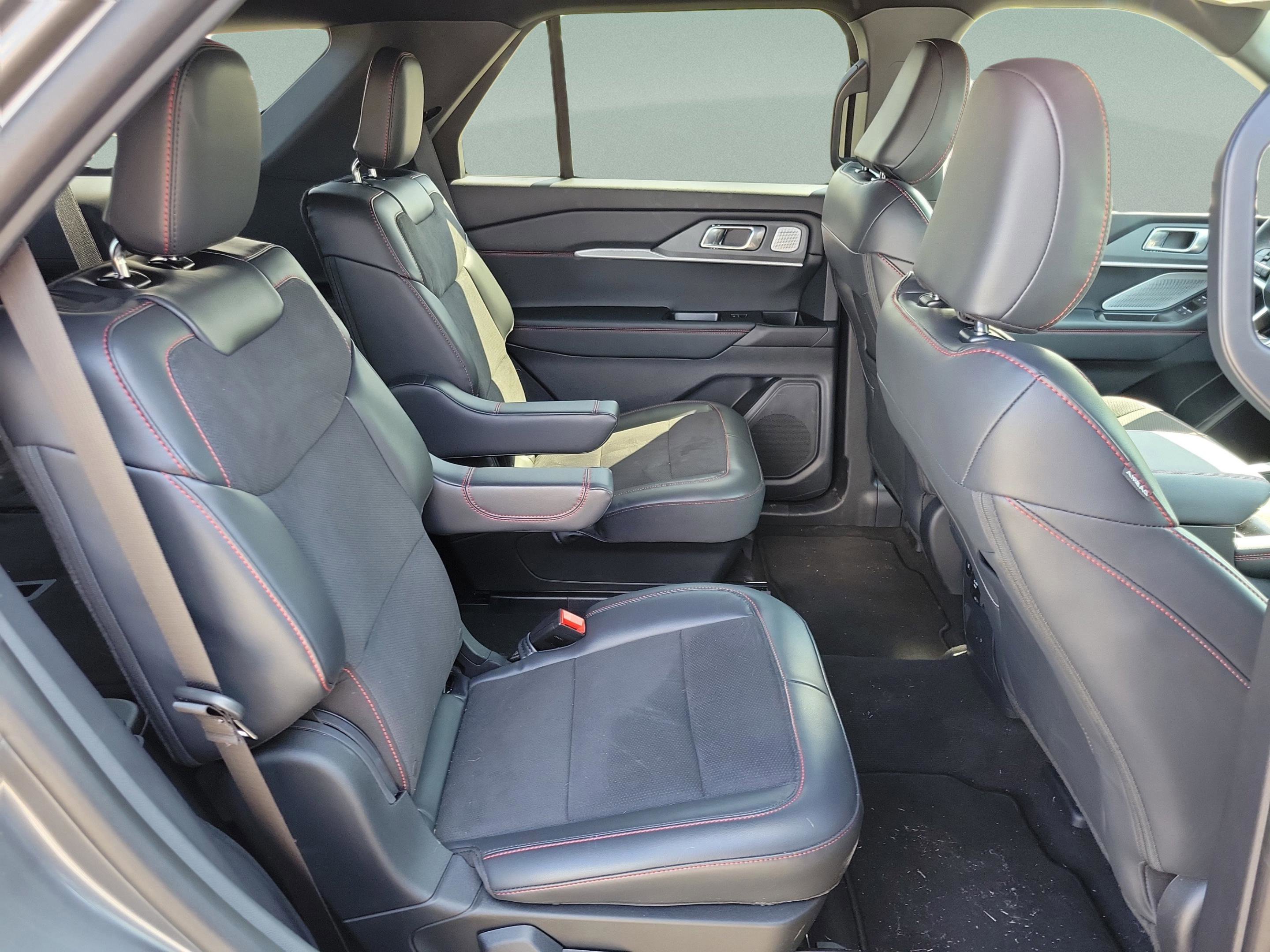 Used 2025 Ford Explorer ST w/ Sun And Sound Package image 27