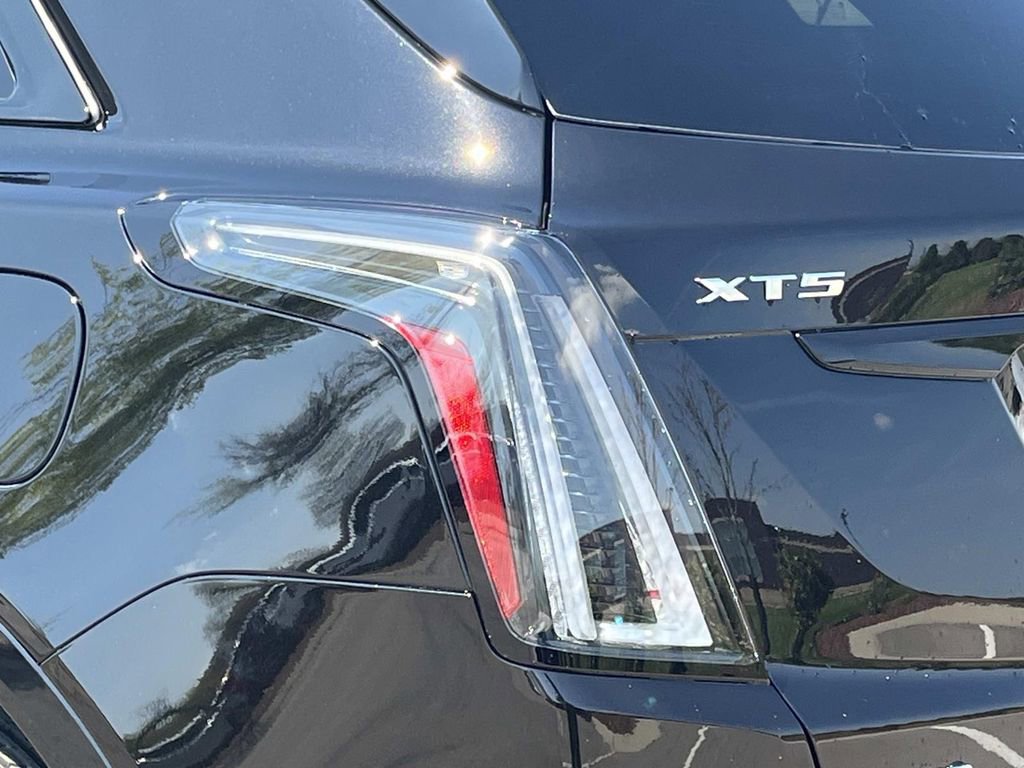 New 2026 Cadillac XT5 Sportv w/ LPO, Onyx Lite Package AWD/4WD image 10