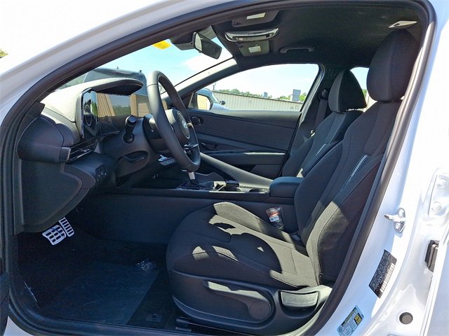 New 2025 Hyundai Elantra SEL image 7