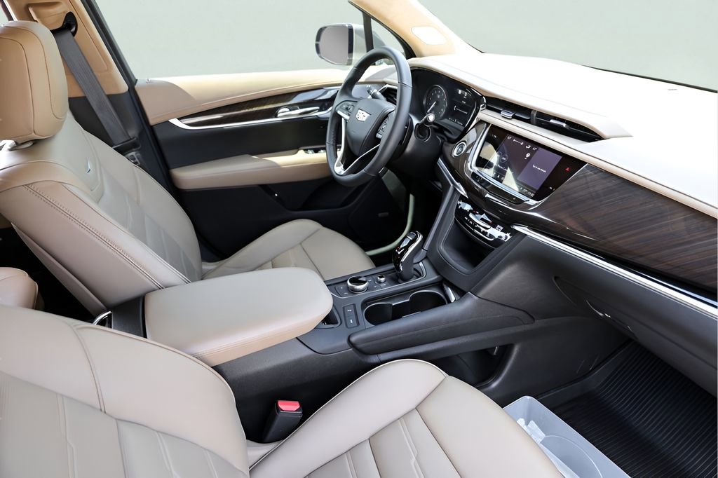 Used 2023 Cadillac XT6 Premium Luxury w/ Platinum Package FWD image 35