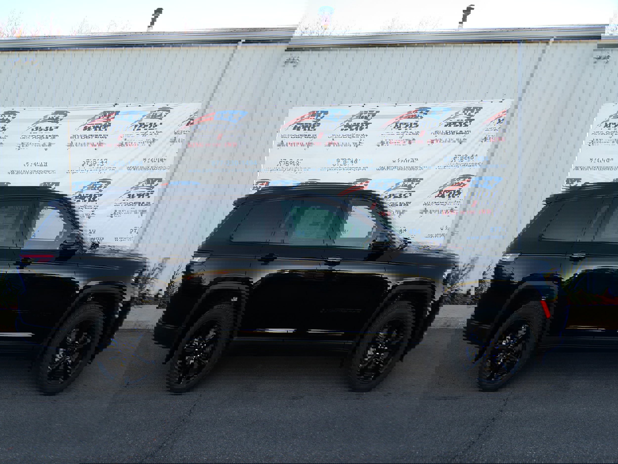 New 2025 Jeep Grand Cherokee L Altitude image 3