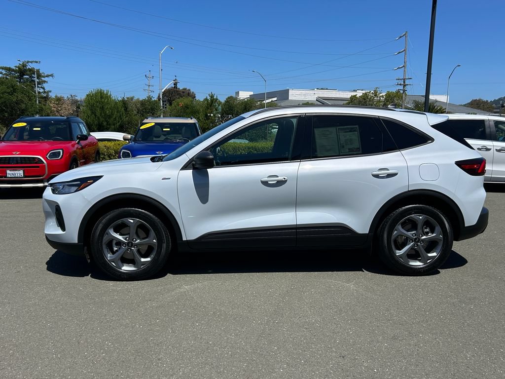 Used 2025 Ford Escape ST-Line w/ Equipment Group 301A FWD image 2