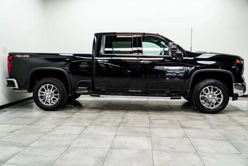 Used 2024 Chevrolet Silverado 3500 LTZ w/ LTZ Premium Package image 9