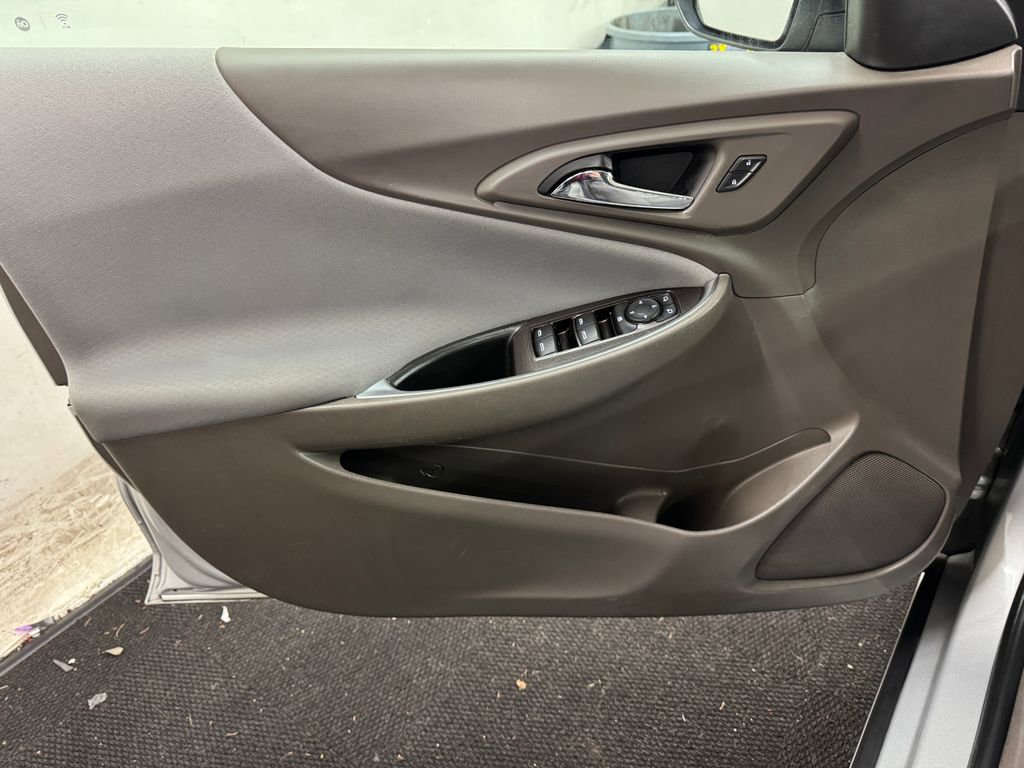 Used 2021 Chevrolet Malibu LT image 14