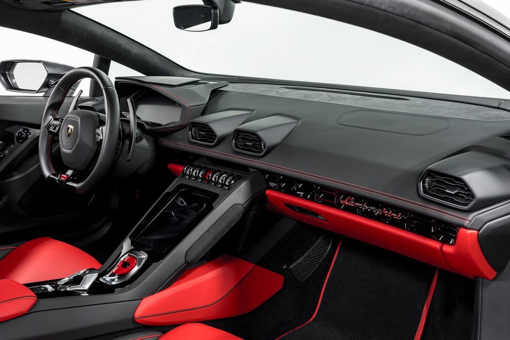 Used 2021 Lamborghini Huracan EVO RWD image 33