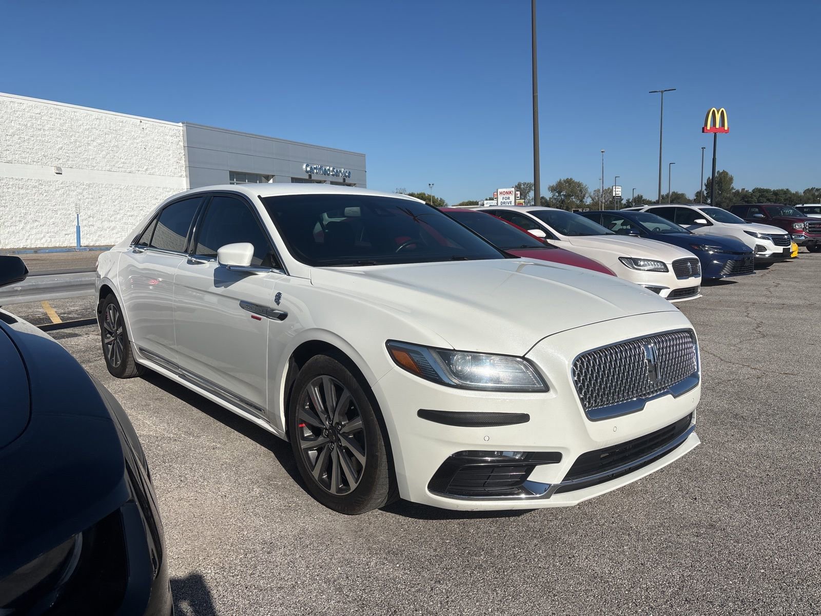 Used 2020 Lincoln Continental image 3
