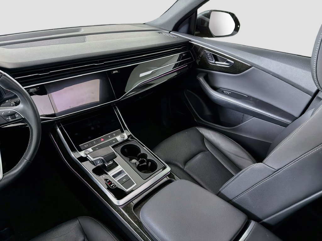 Used 2022 Audi Q8 Premium Plus w/ Premium Plus Package AWD/4WD image 29