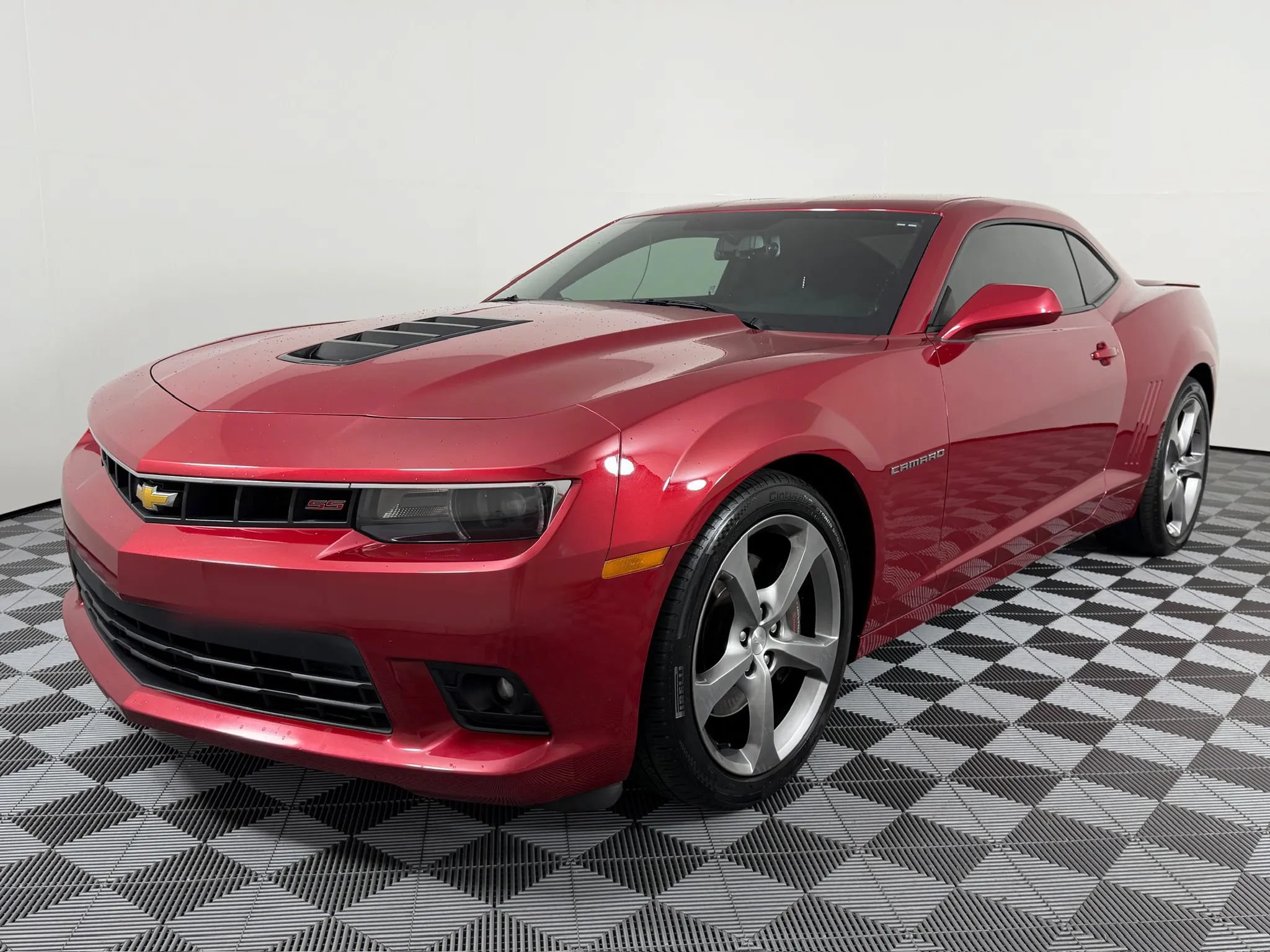Used 2014 Chevrolet Camaro SS w/ RS Package RWD image 6
