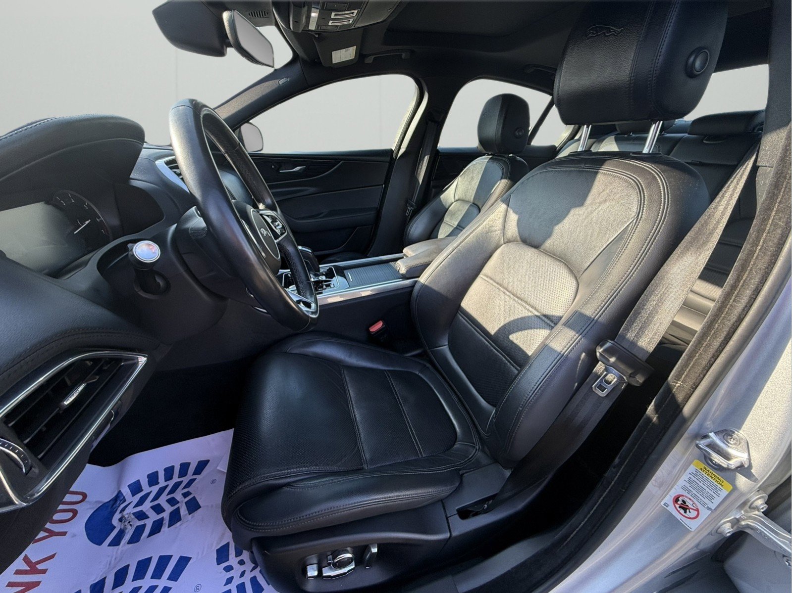 Used 2020 Jaguar XE S image 4