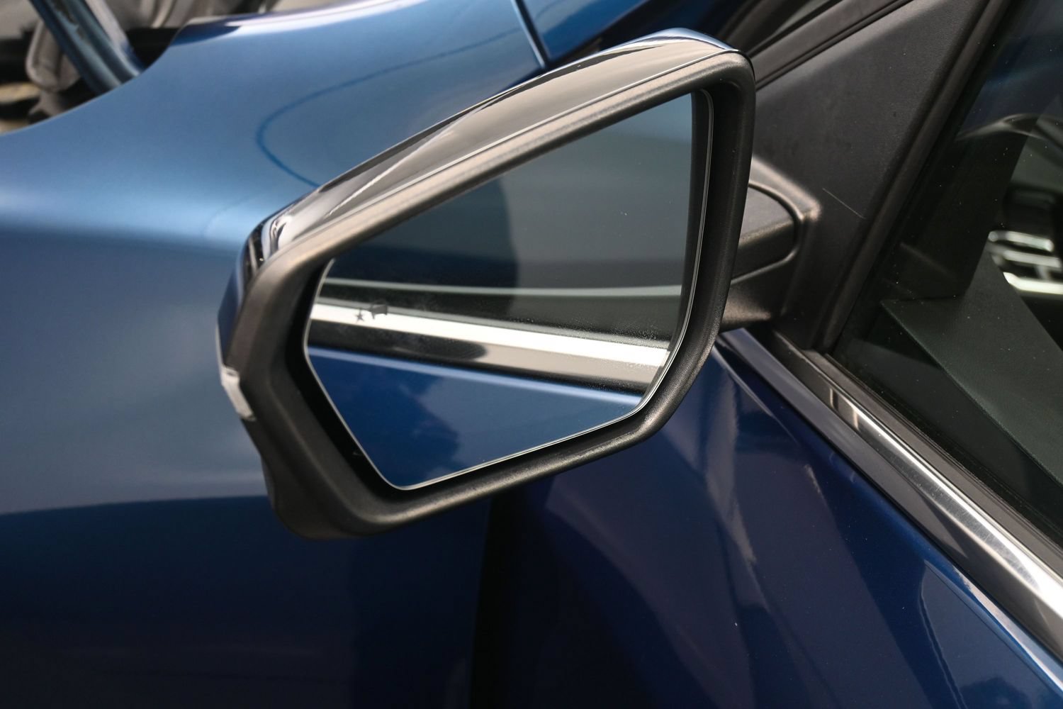 Used 2019 Chevrolet Equinox LT AWD/4WD image 18