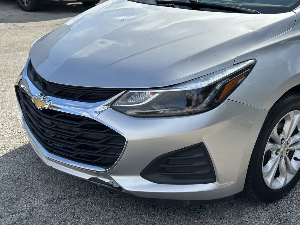 Used 2019 Chevrolet Cruze LT w/ Convenience Package image 10